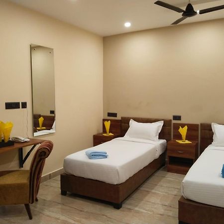 Hotel Windsor Plaza Hyderabad Esterno foto